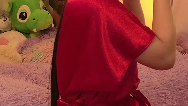 ISA NIXON online show from 04-12-26, 06:55