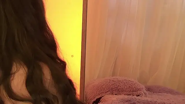 ISA NIXON online show from 04-17-26, 09:06