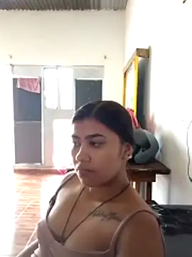 Snapshot of lindalatina11 chatting on 10-26-25, 02:39 lindalatina11 online show from 10-26-25, 02:39