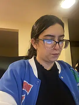 Kloe Novoa online show from 04-15-26, 12:10