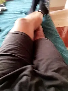 Snapshot of Andres__00 chatting on 07-14-26, 04:57 Andres 00 online show from 07-14-26, 04:57