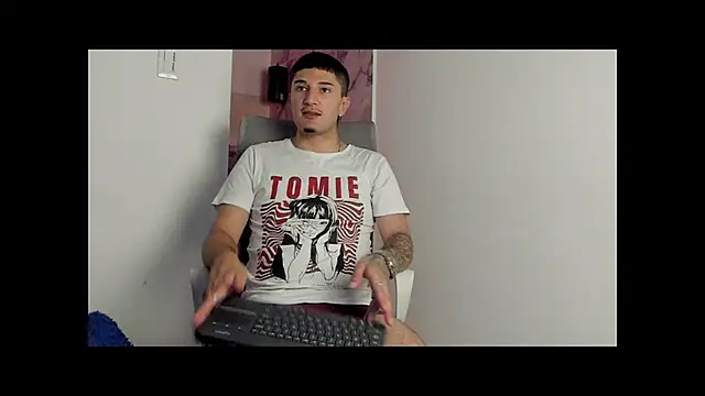 Snapshot of STEVEN_STAR chatting on 10-30-25, 07:44 STEVEN STAR online show from 10-30-25, 07:44