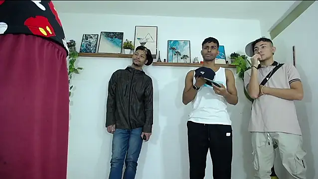 Hot Boys Latinos X online show from 01-18-26, 07:28