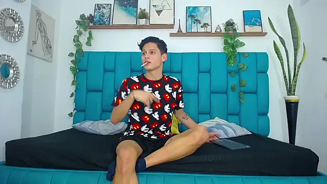 Hot Boys Latinos X online show from 11-07-25, 10:03