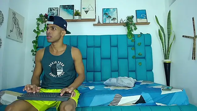 Hot Boys Latinos X online show from 11-23-25, 12:26