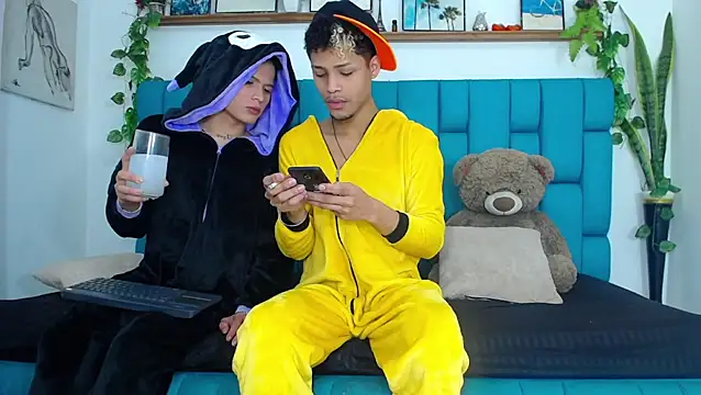 Hot Boys Latinos X online show from 01-08-26, 09:54