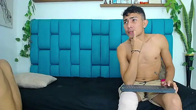 Hot Boys Latinos X online show from 01-05-26, 10:02