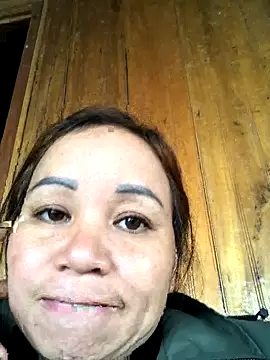 Snapshot of Gwen-n chatting on 11-01-25, 06:19 Gwen-n online show from 11-01-25, 06:19