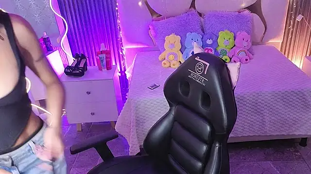 MAIILY TAY online show from 01-07-26, 11:48