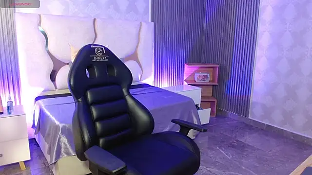 MAIILY TAY online show from 11-19-25, 12:05