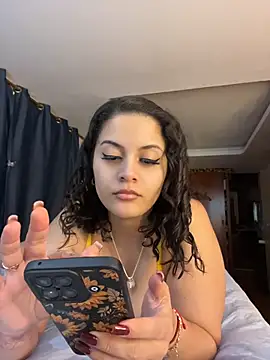 Snapshot of amellita-33 chatting on 07-17-26, 06:21 amellita-33 online show from 07-17-26, 06:21