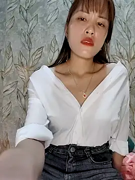 Snapshot of ezabel- chatting on 04-03-26, 01:23 ezabel- online show from 04-03-26, 01:23