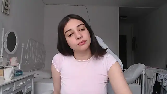 Snapshot of bellefleurrr chatting on 05-11-26, 02:56 bellefleurrr online show from 05-11-26, 02:56