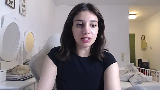 Snapshot of bellefleurrr chatting on 06-01-26, 10:53 bellefleurrr online show from 06-01-26, 10:53