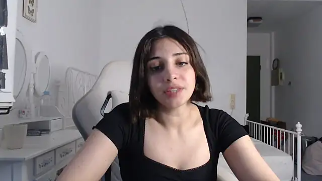 Snapshot of bellefleurrr chatting on 07-04-26, 08:02 bellefleurrr online show from 07-04-26, 08:02