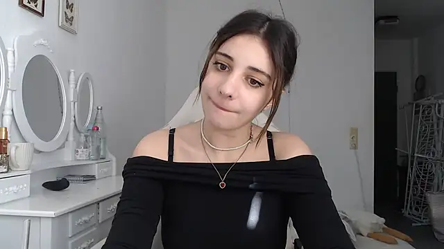 Snapshot of bellefleurrr chatting on 07-10-26, 05:13 bellefleurrr online show from 07-10-26, 05:13