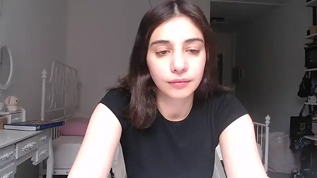 Snapshot of bellefleurrr chatting on 05-03-26, 03:48 bellefleurrr online show from 05-03-26, 03:48