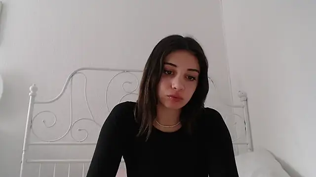 Snapshot of bellefleurrr chatting on 05-09-26, 05:49 bellefleurrr online show from 05-09-26, 05:49