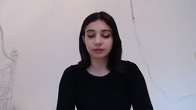 Snapshot of bellefleurrr chatting on 04-27-26, 06:39 bellefleurrr online show from 04-27-26, 06:39