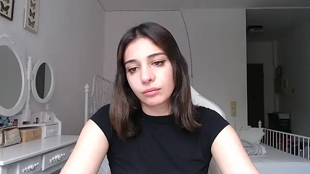 Snapshot of bellefleurrr chatting on 06-08-26, 08:59 bellefleurrr online show from 06-08-26, 08:59