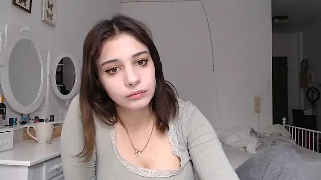 Snapshot of bellefleurrr chatting on 06-06-26, 04:01 bellefleurrr online show from 06-06-26, 04:01