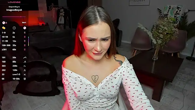 Snapshot of Cleojuice chatting on 11-04-25, 01:37 Cleojuice online show from 11-04-25, 01:37