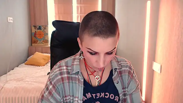 Snapshot of Sweet-n-Strong chatting on 07-17-26, 10:56 Sweet-n-Strong online show from 07-17-26, 10:56