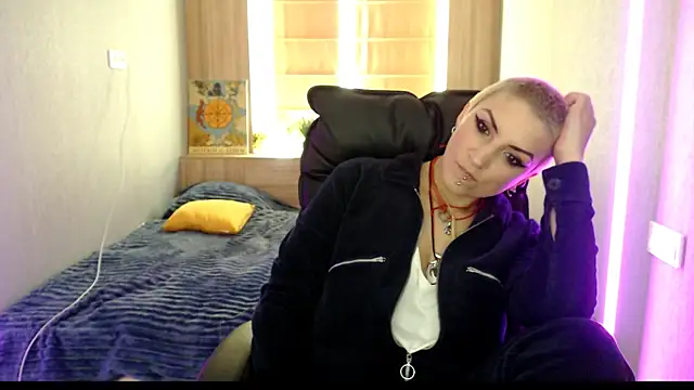 Snapshot of Sweet-n-Strong chatting on 05-14-26, 11:18 Sweet-n-Strong online show from 05-14-26, 11:18