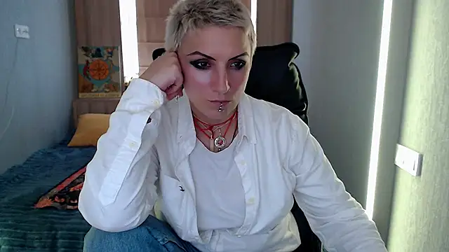 Snapshot of Sweet-n-Strong chatting on 06-20-26, 06:07 Sweet-n-Strong online show from 06-20-26, 06:07
