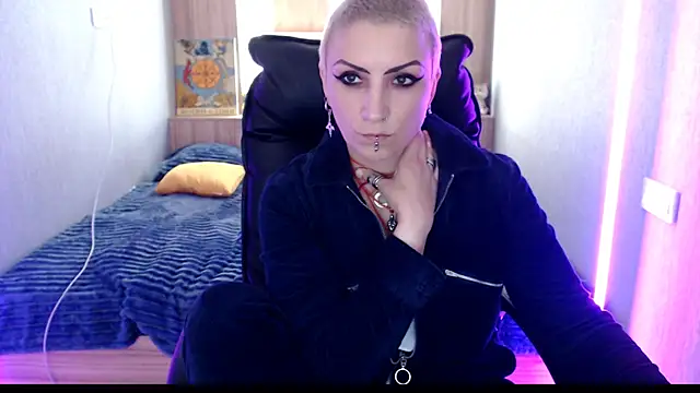 Snapshot of Sweet-n-Strong chatting on 05-13-26, 11:17 Sweet-n-Strong online show from 05-13-26, 11:17