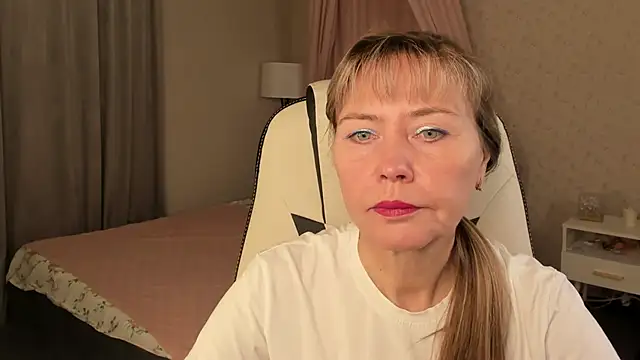 Carla Vogue online show from 11-05-25, 03:20