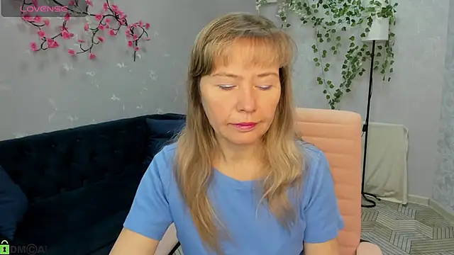 Carla Vogue online show from 11-29-25, 02:55