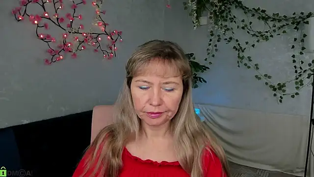 Carla Vogue online show from 12-04-25, 10:14