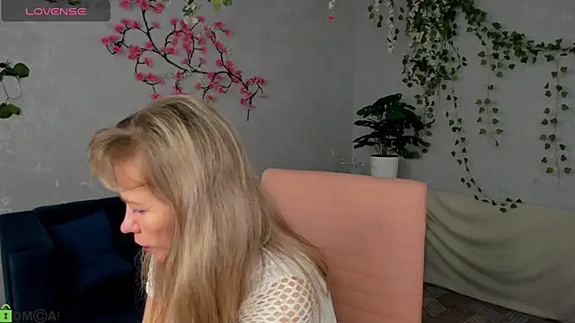 Carla Vogue online show from 11-16-25, 03:00