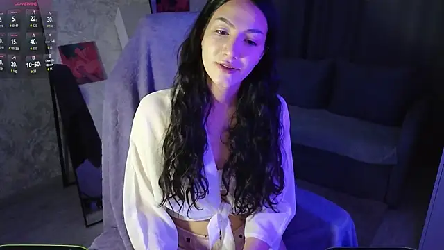 Mulan Lo online show from 11-11-25, 07:41