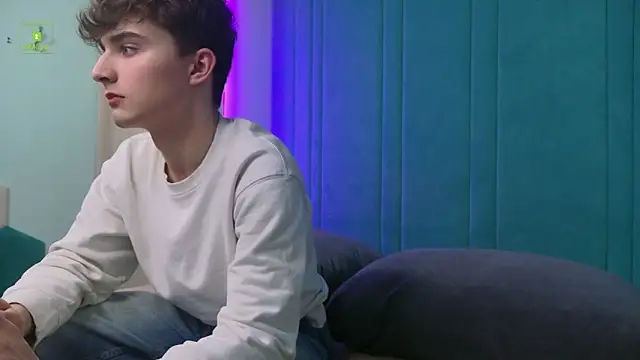 Richard steele hot online show from 10-31-25, 03:41