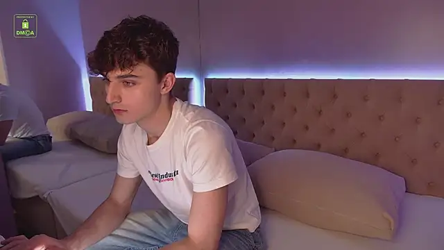 Snapshot of Richard_steele_hot chatting on 10-30-25, 03:20 Richard steele hot online show from 10-30-25, 03:20