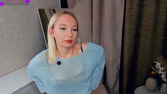 Snapshot of NorikoLiebeck chatting on 10-29-25, 12:37 NorikoLiebeck online show from 10-29-25, 12:37