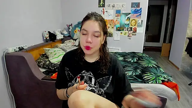 AgathaNott online show from 10-25-25, 12:39