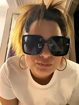 kittykelly online show from 10-30-25, 09:11