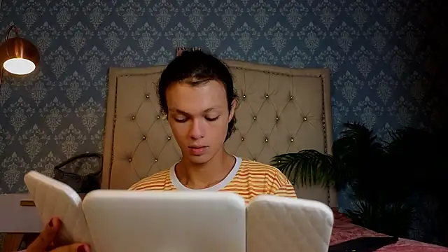 Indi rave online show from 01-12-26, 03:41