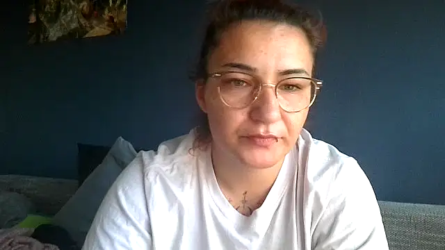 Snapshot of Hausverbot3 chatting on 05-20-26, 06:05 Hausverbot3 online show from 05-20-26, 06:05