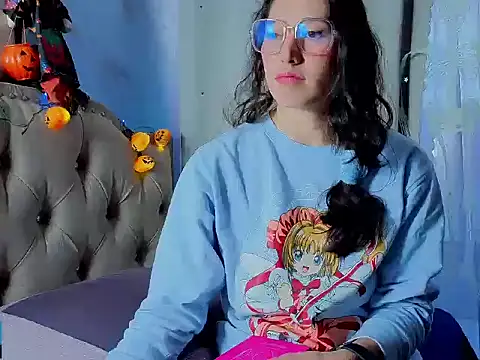 eva delight  online show from 10-31-25, 11:18