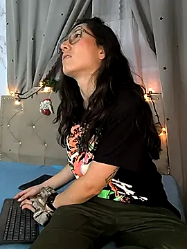 eva delight  online show from 11-28-25, 03:39