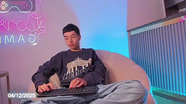 Dallen Grant online show from 12-04-25, 12:37