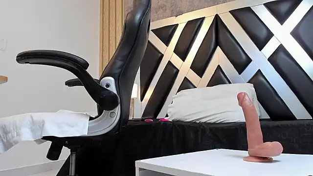 CloePerson online show from 01-18-26, 02:31