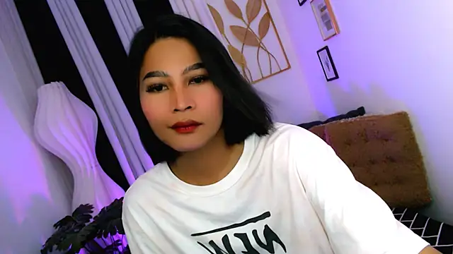Snapshot of YourPrettyBella_TS chatting on 05-22-26, 10:46 YourPrettyBella TS online show from 05-22-26, 10:46