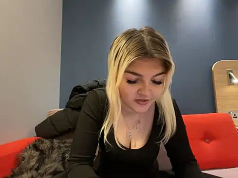 rosie-hipstergal online show from 02-12-26, 06:29