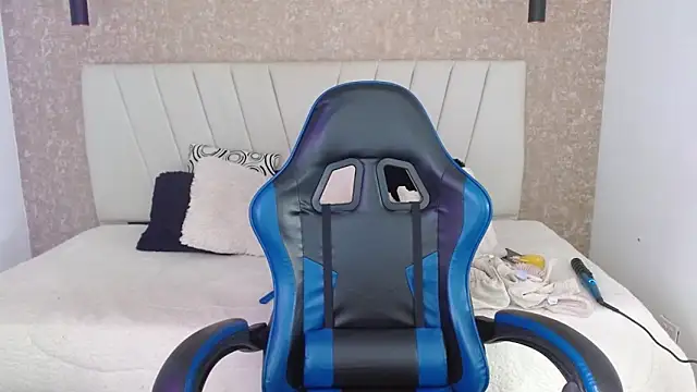 AliceSmity  online show from 04-06-26, 11:33