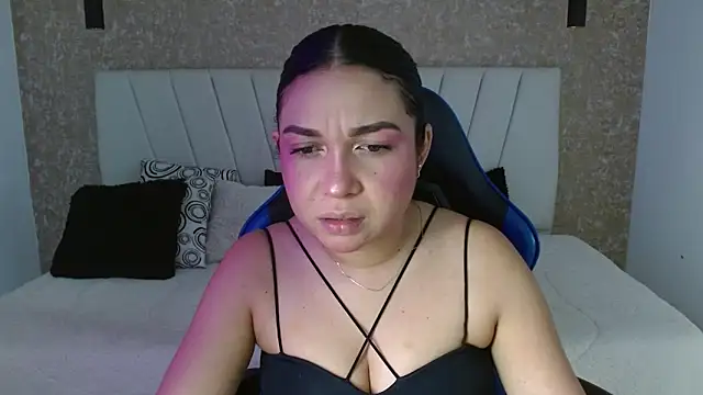 AliceSmity  online show from 04-05-26, 12:23